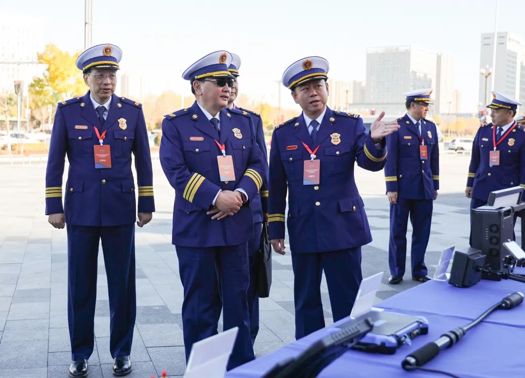 内蒙古消防总队副总队长李忠_现任内蒙古消防总队长李忠_内蒙古消防总队李忠