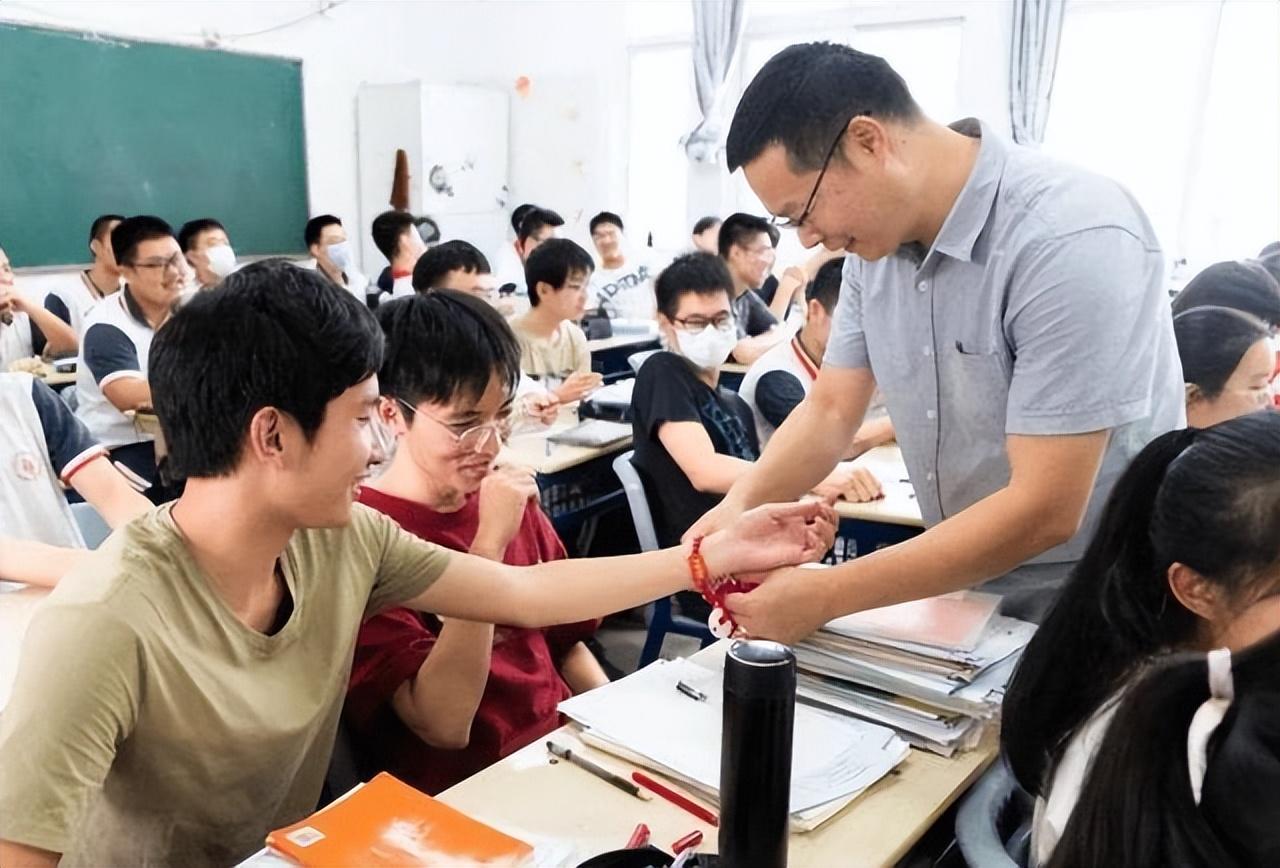 护理专业教师招聘2020_护理专职教师招聘_护理专业的教师招聘受限制吗