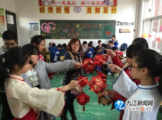 关于教师职业幸福感的文章_教师职业幸福感论文_教师职业幸福感文献综述