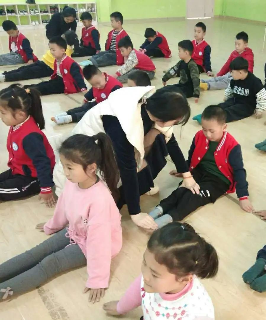 幼儿园小班教师教育反思表_幼儿园小班教师反思简短_幼儿园小班教师教学反思