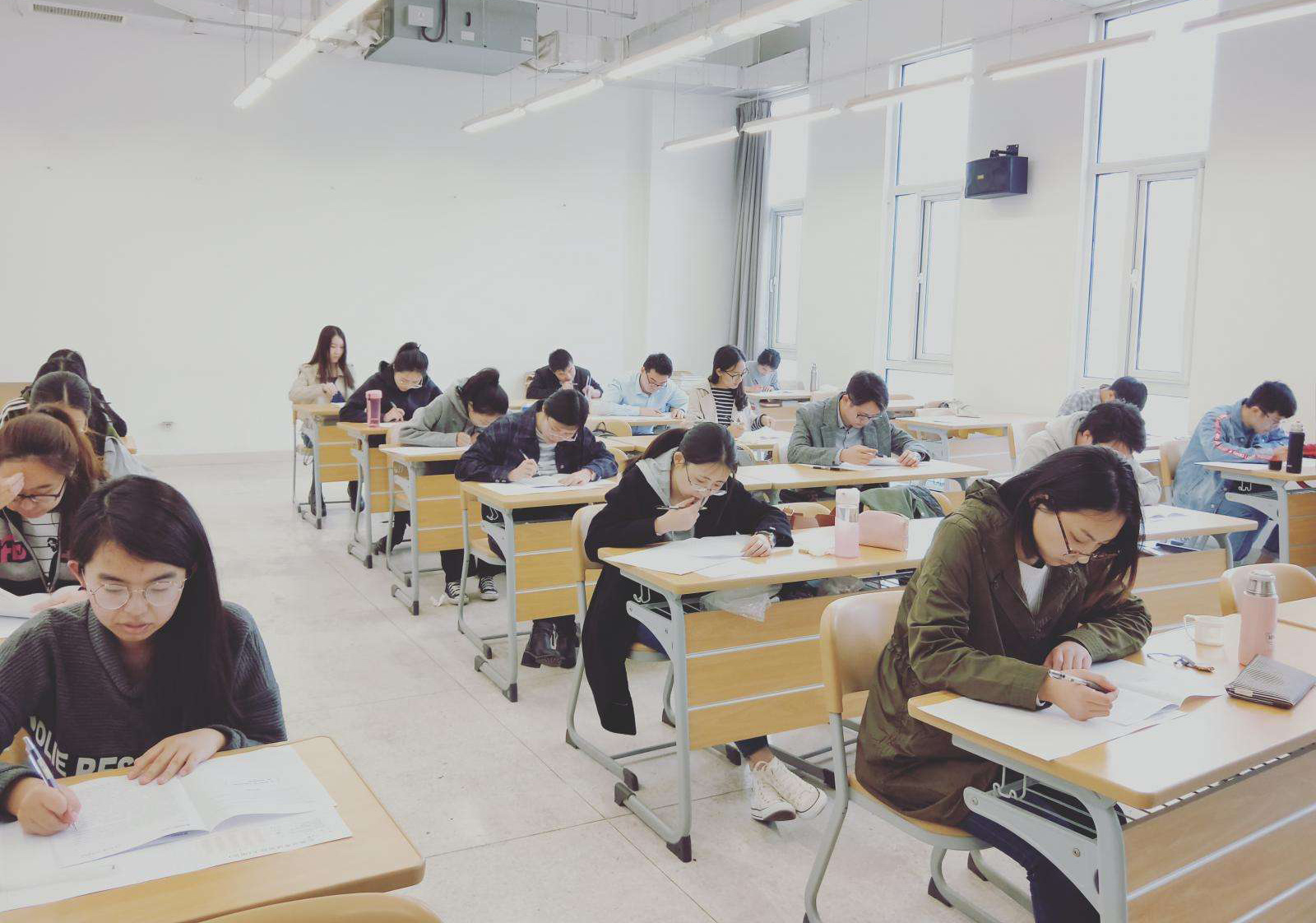 素质哪？答题卡涂得漂亮，真的不加分！
