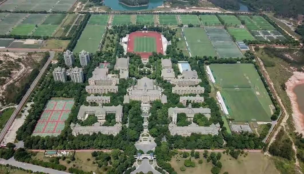 恒大足球学校教师待遇_恒大招聘足球学校教师信息_恒大足球学校教师招聘