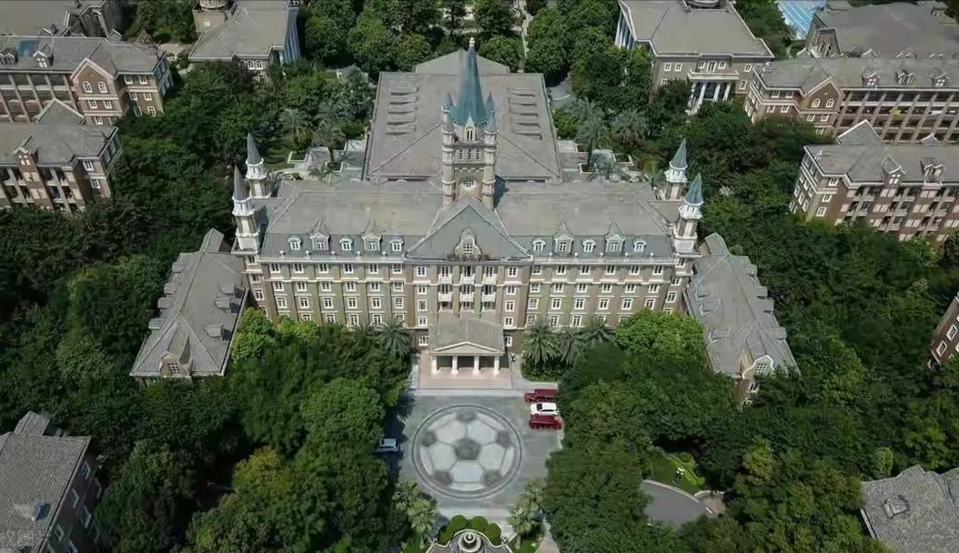 恒大足球学校教师待遇_恒大招聘足球学校教师信息_恒大足球学校教师招聘