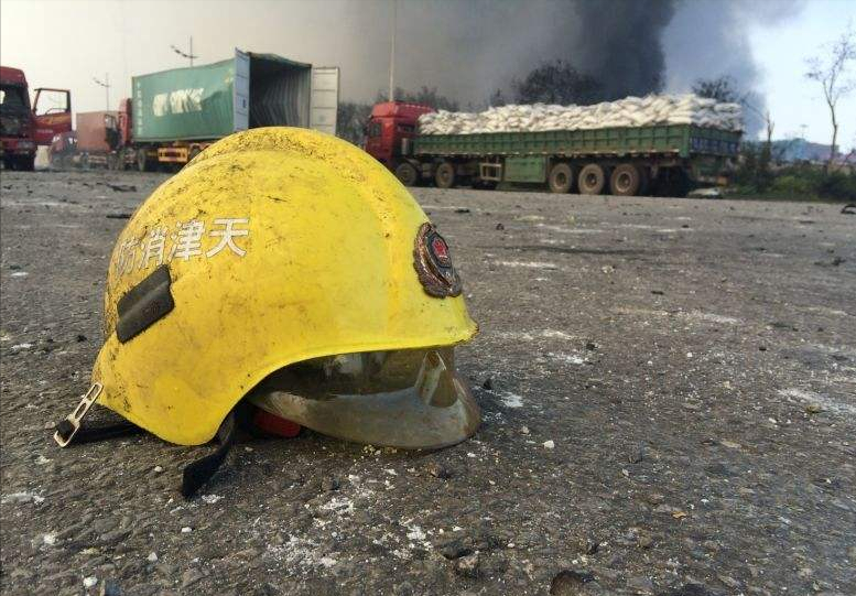 天津港大爆炸：出警 25 人牺牲 25 人，这支英雄队伍为何全军覆没？图2