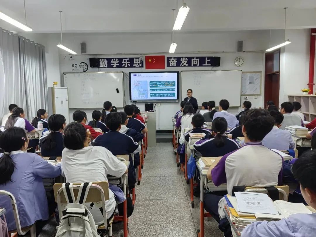 重视教师培养_教师注重培养模式发展新思路_新的教师培养模式注重发展教师
