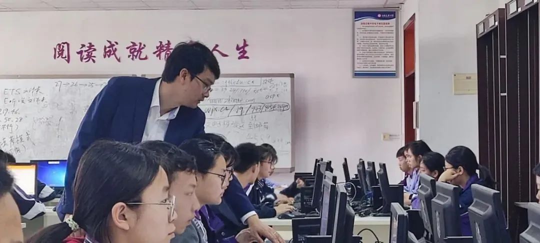 新的教师培养模式注重发展教师_重视教师培养_教师注重培养模式发展新思路