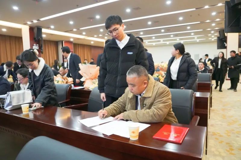 重视教师培养_教师注重培养模式发展新思路_新的教师培养模式注重发展教师