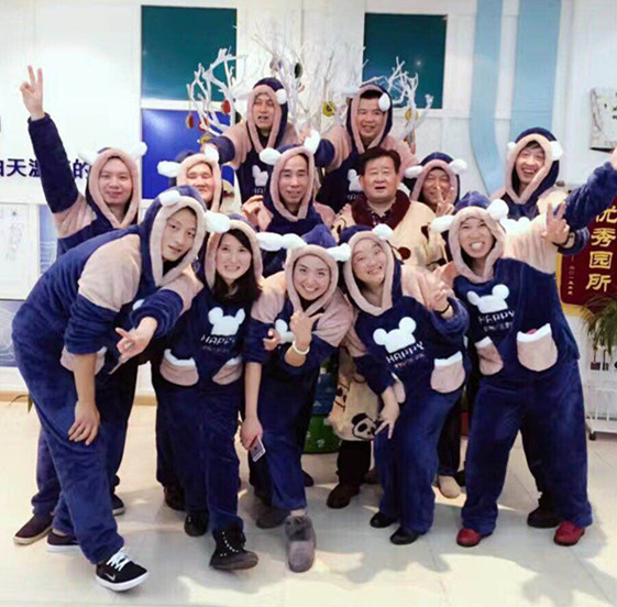 园长感谢团队教师的话简短_园长感谢教师团队_园长感谢全体教职工的话