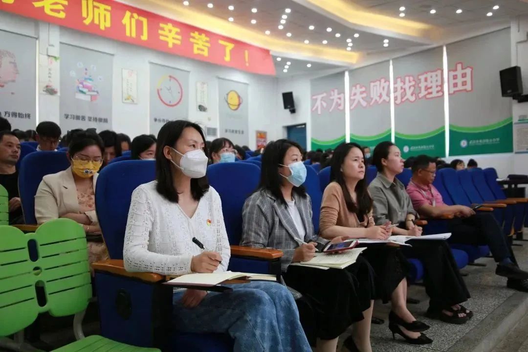 教师专业发展计划小学_小学教师专业发展计划书_小学计划专业发展教师工作总结
