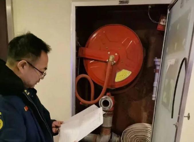 泡沫夹芯板隔墙安装教程_泡沫夹芯板隔热效果_泡沫夹芯板隔断 消防