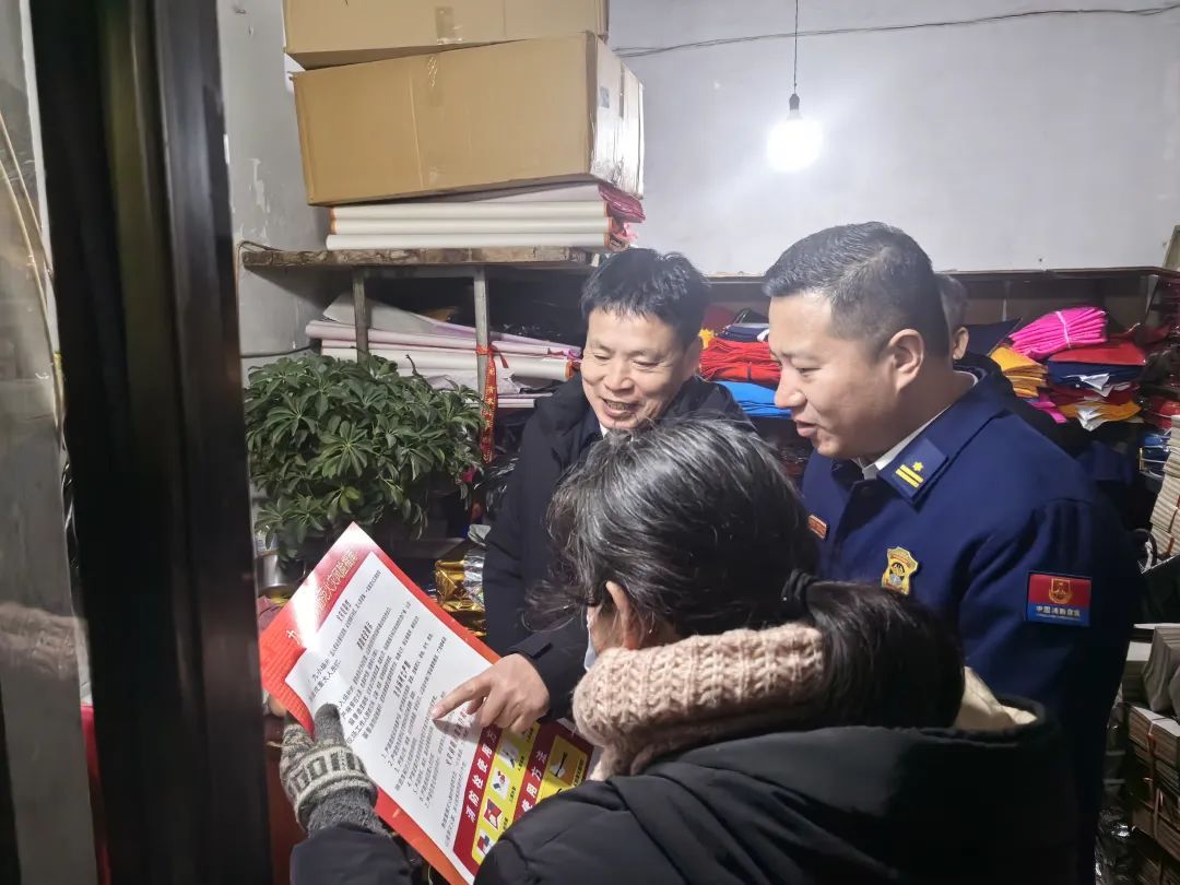 泡沫夹芯板隔断 消防_泡沫夹芯板隔热效果_泡沫夹芯板隔墙安装教程