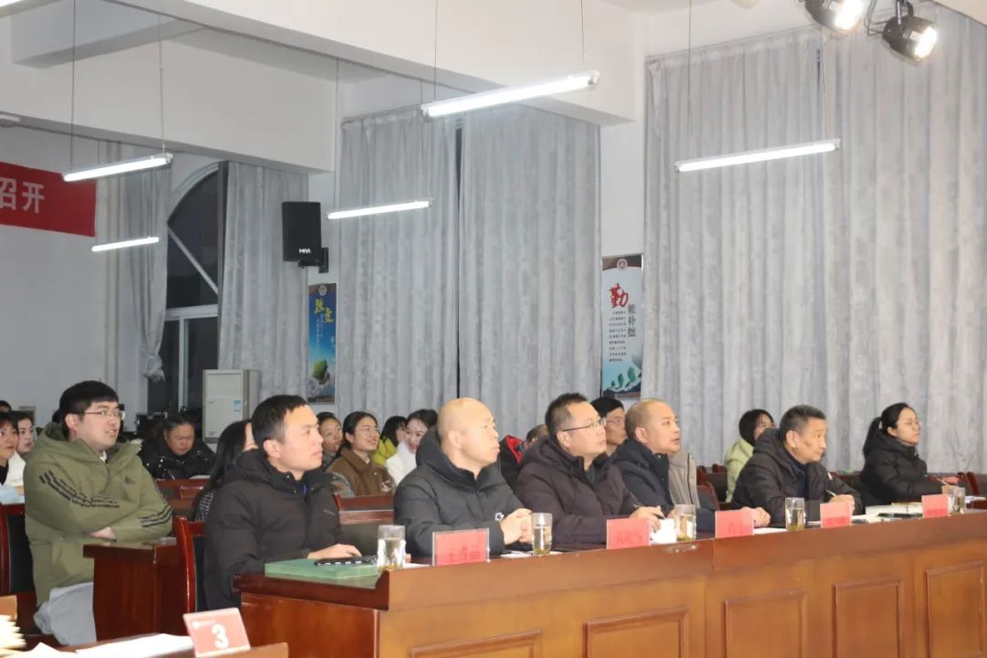 生涯青年规划职业教师怎么写_生涯青年规划职业教师怎么做_青年教师职业生涯规划