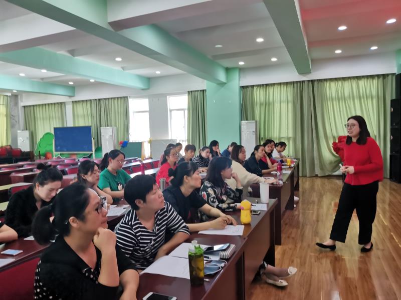 培训园报道幼儿教师怎么写_幼儿园教师培训报道_培训园报道幼儿教师的文案