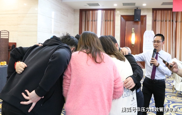 教师凝聚力团队打造感想_教师团队凝聚力的句子经典_教师团队凝聚力