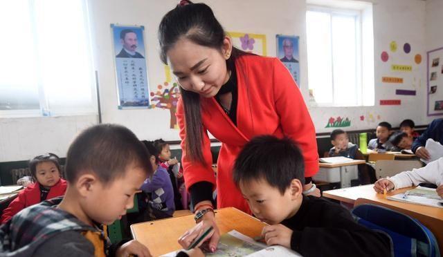 全国各地教师工资_全国各地的教师工资情况_各地工资全国教师一样吗