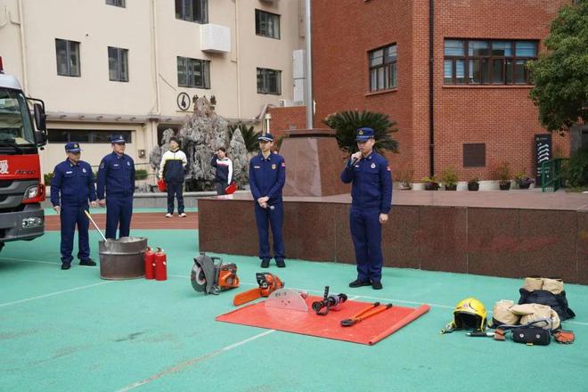 “警钟长鸣，做平安市一人”的消防主题课图2