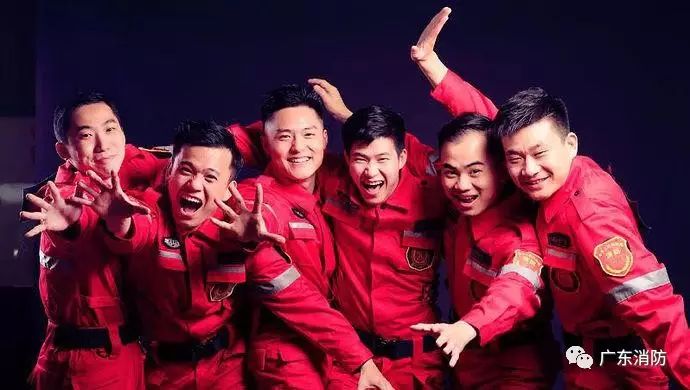 天津爆炸消防员视频_天津爆炸视频消防兵_天津爆炸消防兵伤亡