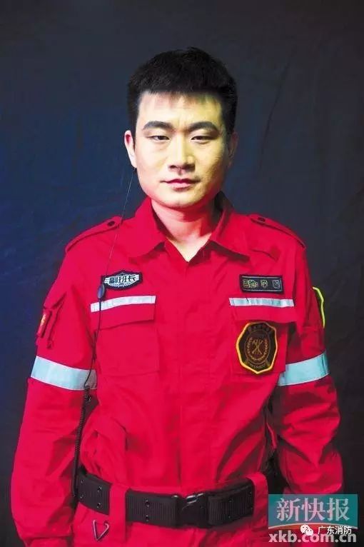 天津爆炸视频消防兵_天津爆炸消防兵伤亡_天津爆炸消防员视频