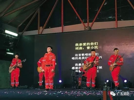 天津爆炸视频消防兵_天津爆炸消防员视频_天津爆炸消防兵伤亡