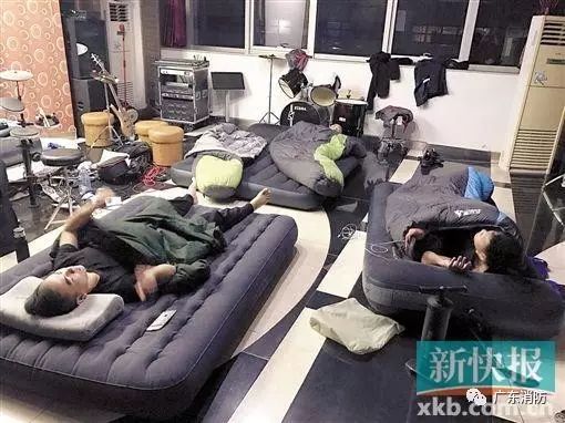 天津爆炸消防员视频_天津爆炸视频消防兵_天津爆炸消防兵伤亡