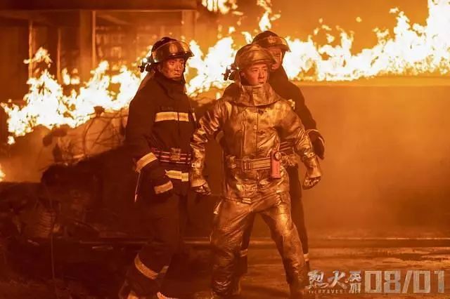 天津爆炸视频消防兵_天津爆炸消防员视频_天津爆炸消防兵伤亡
