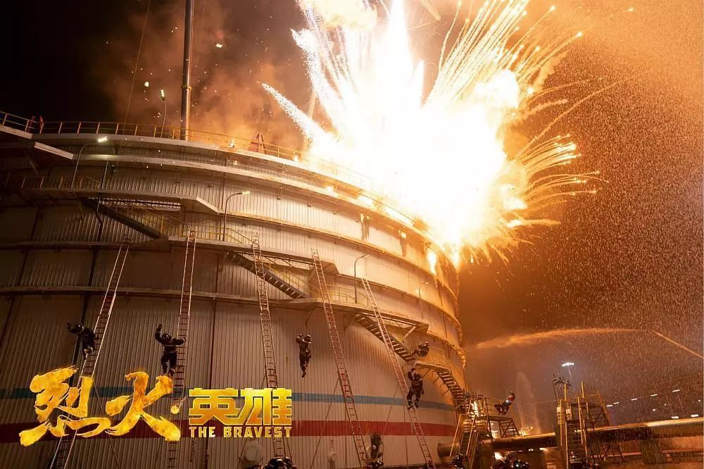 天津爆炸消防兵伤亡_天津爆炸视频消防兵_天津爆炸消防员视频