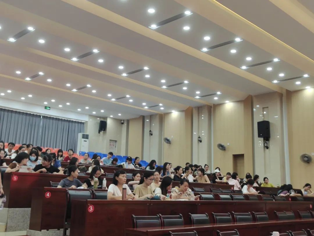 培训小学音乐内容教师评语_小学音乐教师培训内容_小学音乐老师培训内容