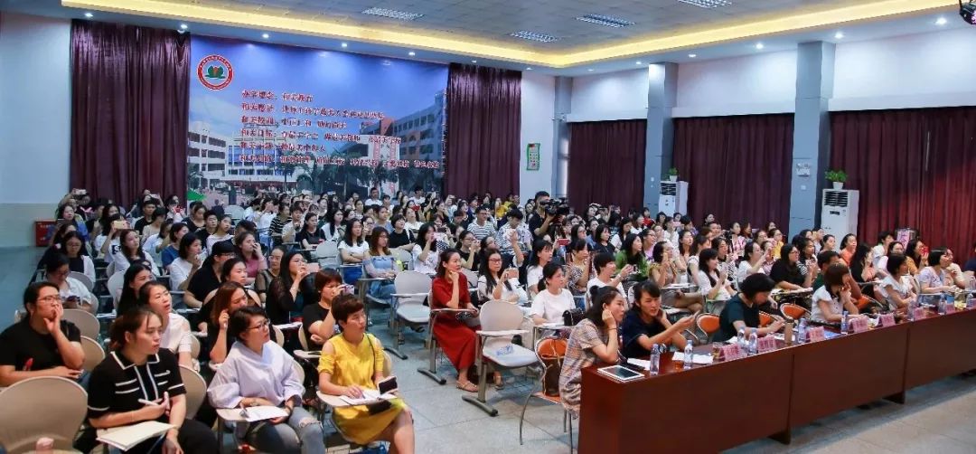 晋江市小学音乐青年教师课堂教学观摩评优活动成功举行图1