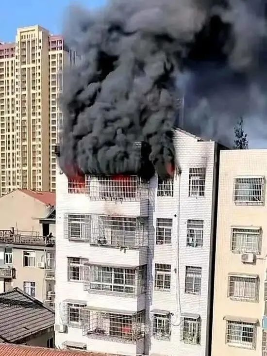 疏散通道消防门可以安装门禁吗_消防疏散通道_疏散通道消防安全信号棒