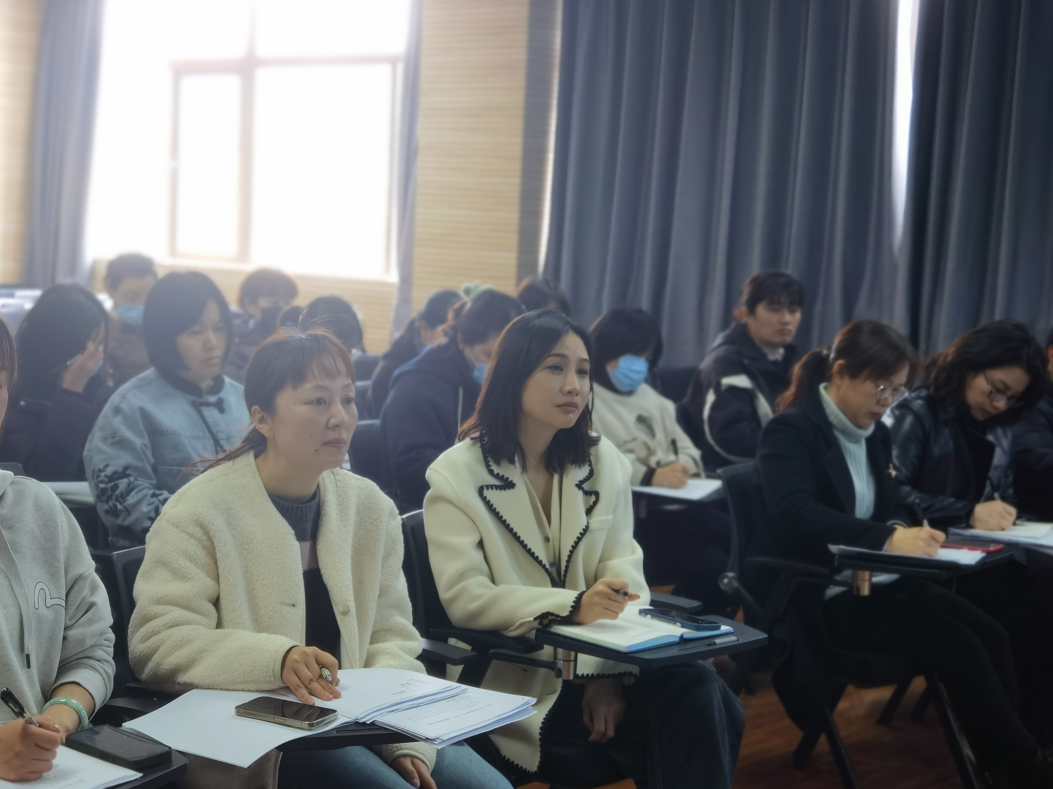 培训园幼儿教师有工资吗_幼儿园教师培训有哪些_幼儿园老师培训算工资吗