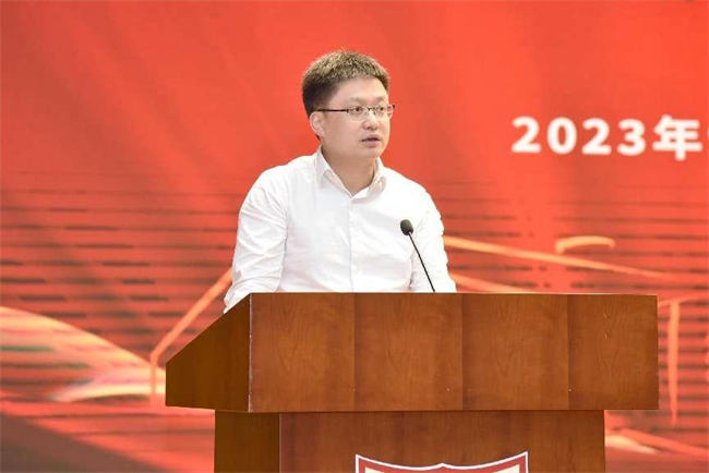 校长在教师代表大会上的工作总结_校长总结大会发言_校长在教师大会讲话稿